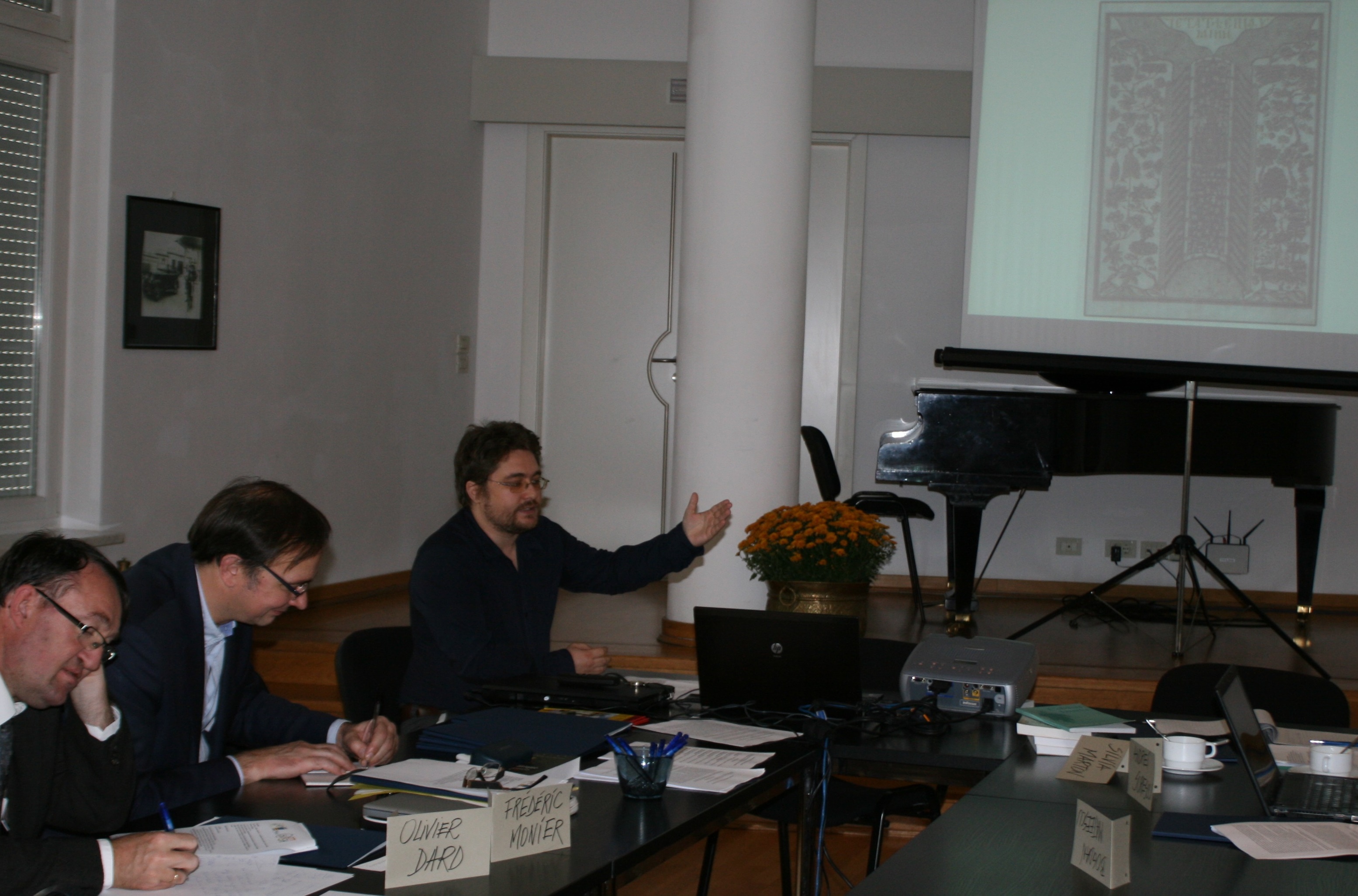 RAS researcher, Ovidiu Olar, presented his work within ANTICORRP at the conference entitled “Political Corruption in France and Romania”